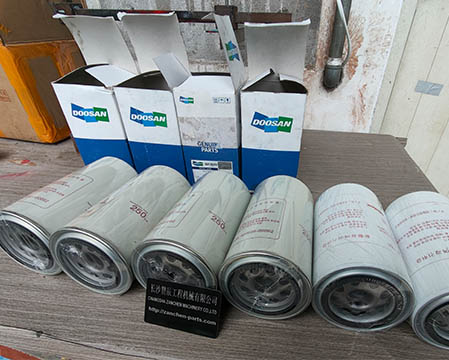 Doosan 400508-00082 Oil Filter