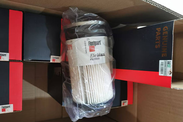 <b>Fleetguard FS20020 Fuel Filter