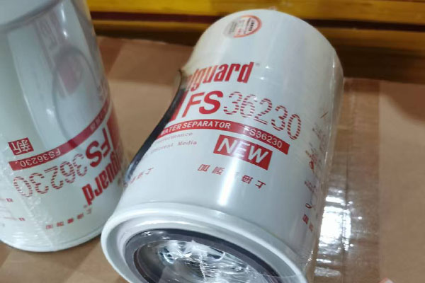 Fleetguard FS36230 Fuel Filter