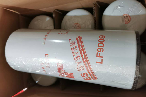 Fleetguard LF9009 Oil Filter