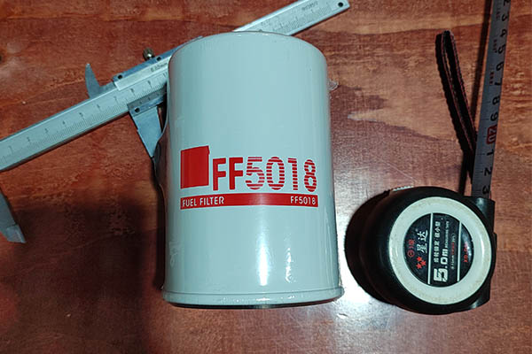<b>FLEETGUARD Fuel Spin On Filter FF5018